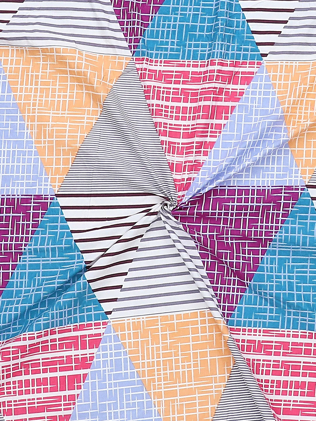 130 GSM Polyester Double Bed Bedsheet with 2 Pillow Covers - Image 9