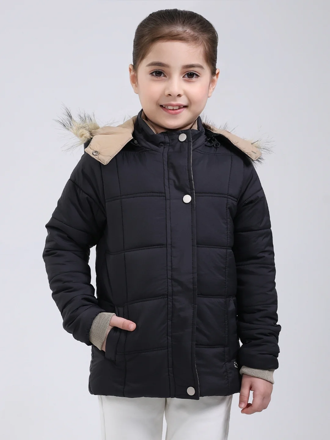 Girls Black Solid Hooded Full Sleeve Jacket