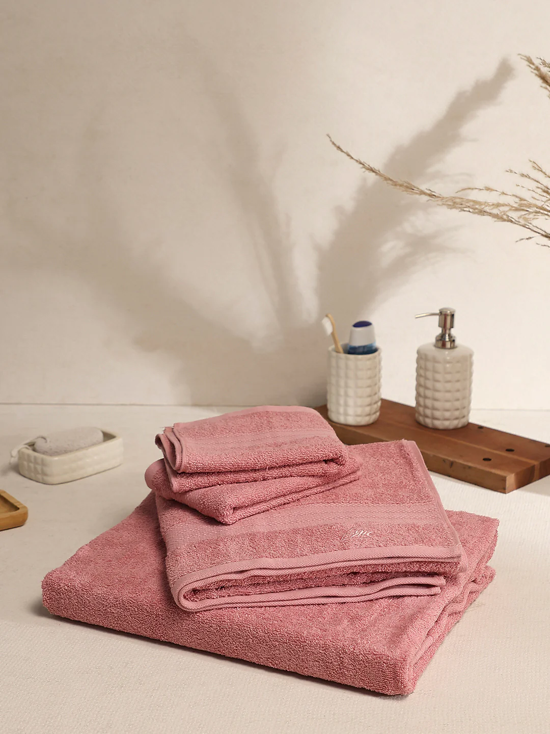 Light Pink Cotton Solid 380 GSM 2 Bath Towel & 2 Hand Towel