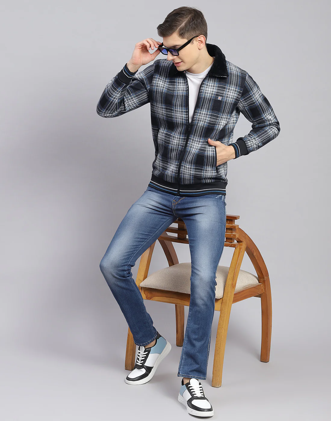 Men Black Check Collar Full Sleeve Sweatshirt