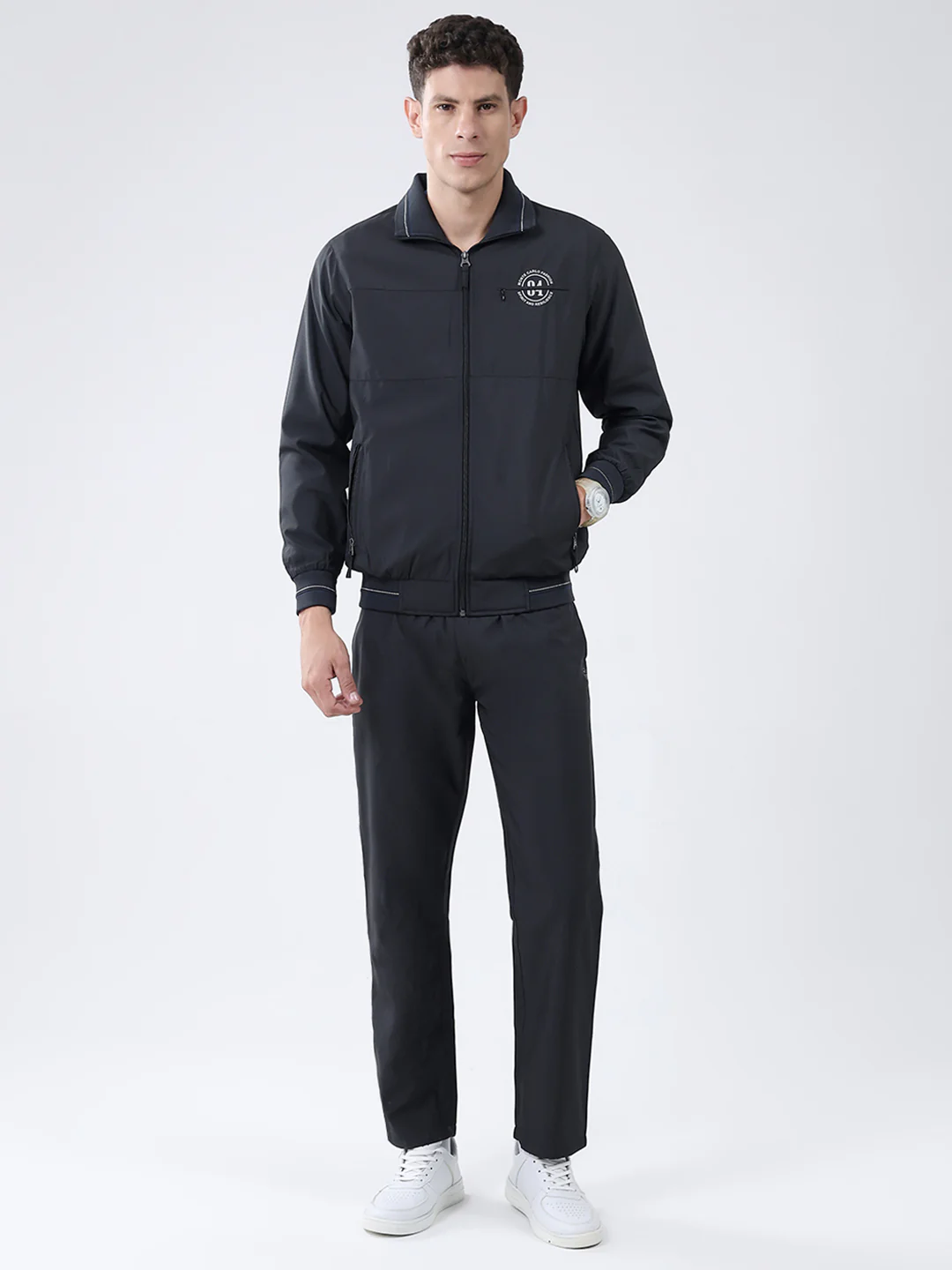 Men Black Solid Collar Full Sleeve Winter Tracksuit