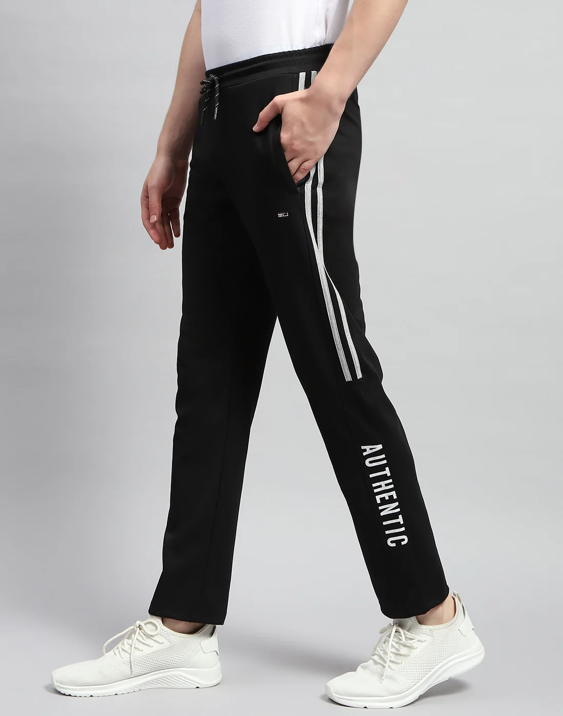 Men Black Solid Regular Fit Lower