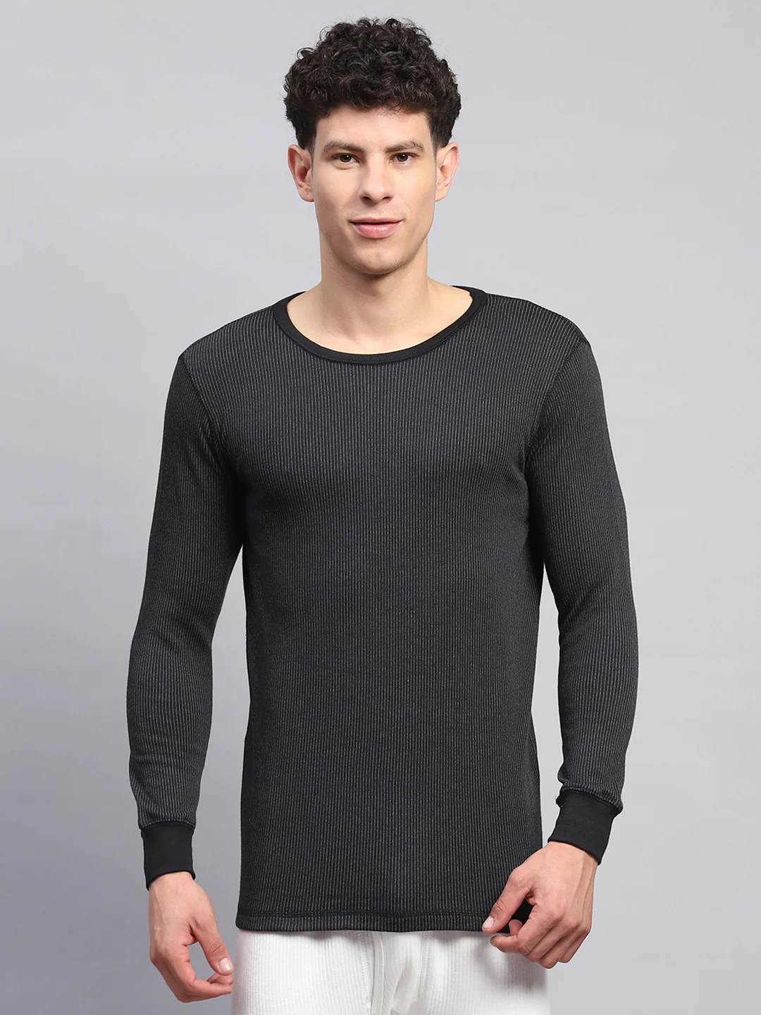 Men Black Solid Round Neck Full Sleeve Thermal Vest