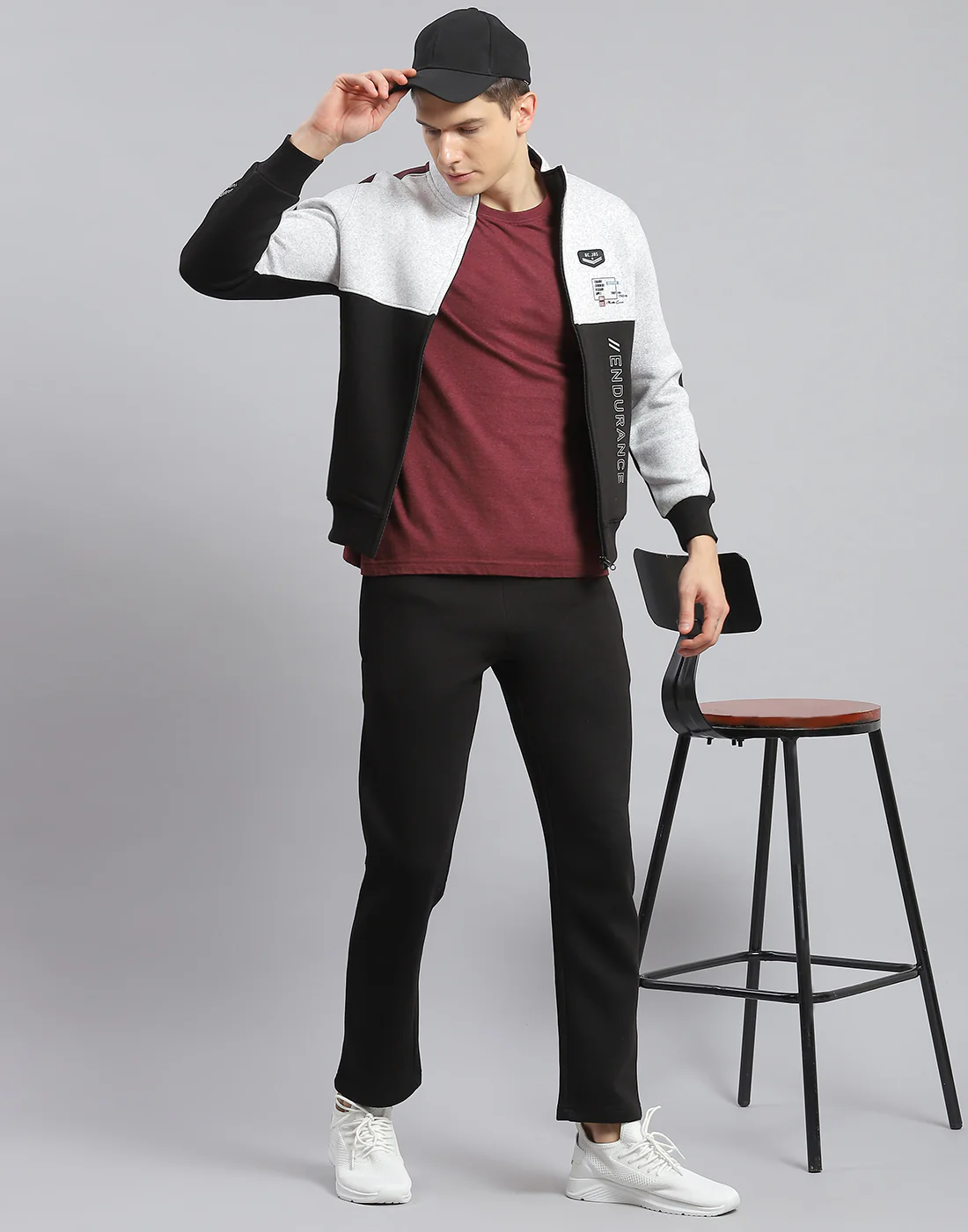 Men Black Solid Stand Collar Full Sleeve Tracksuit