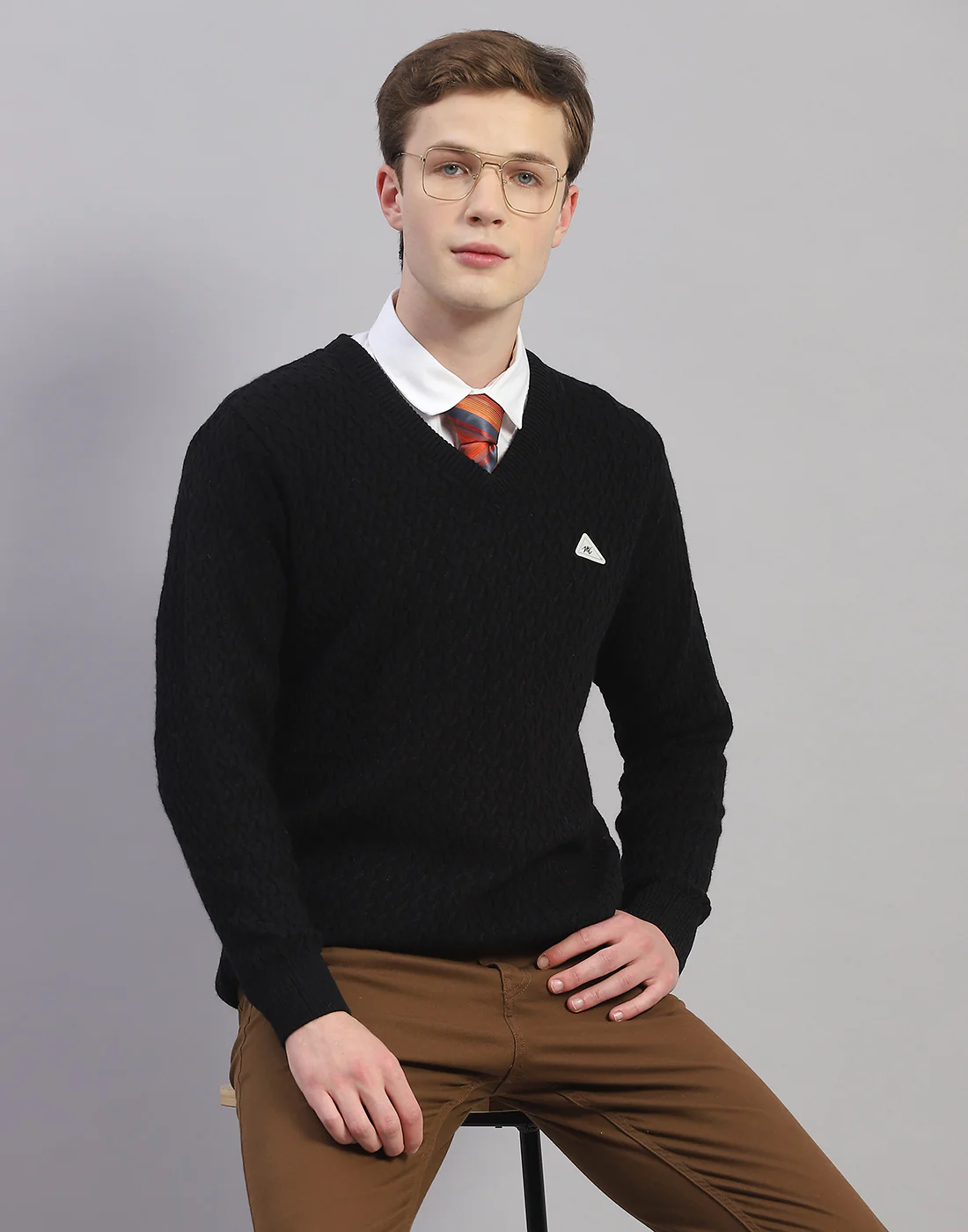 Men Black Solid V Neck Full Sleeve Pullover