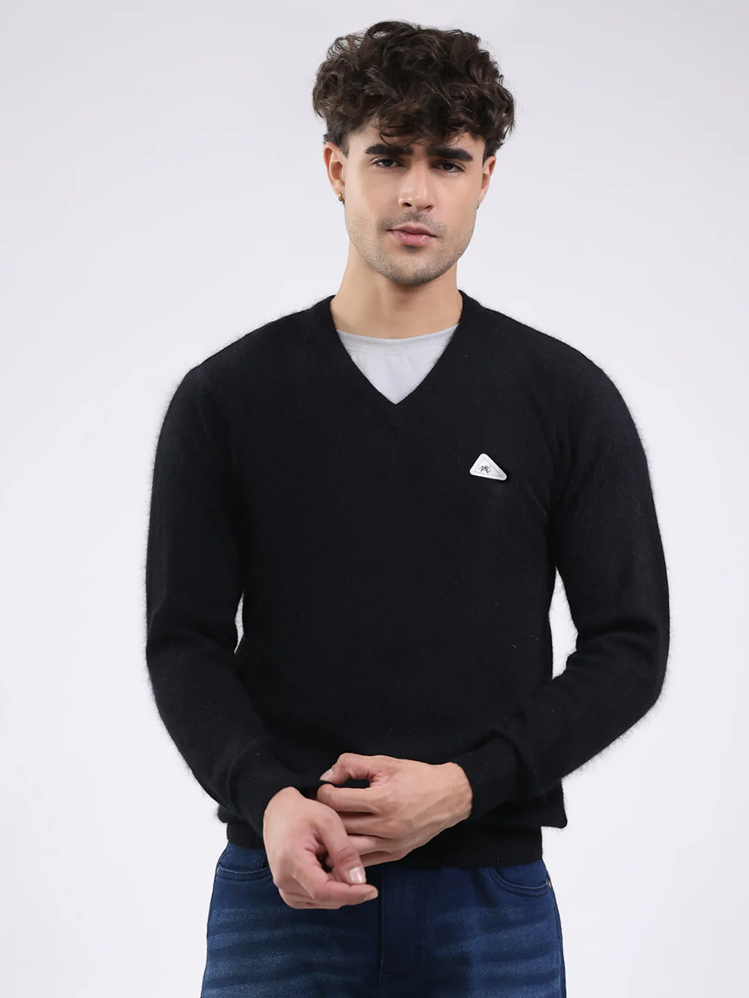 Men Black Solid V Neck Full Sleeve Pullover