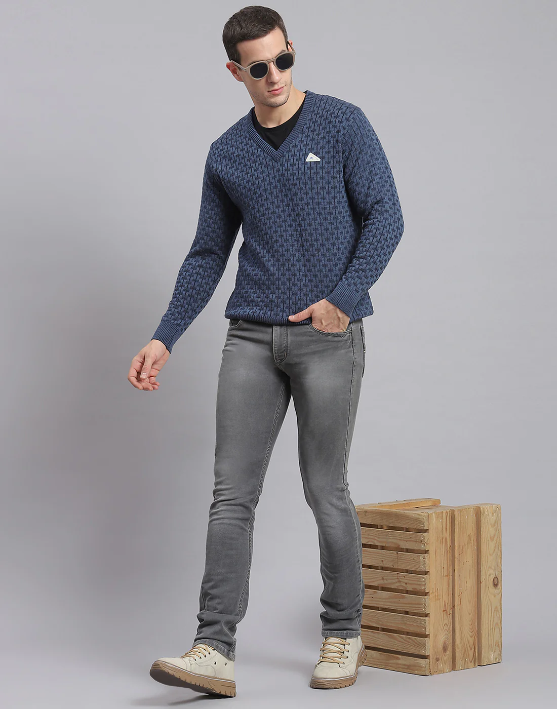Men Blue Self Design V Neck Full Sleeve Sweater