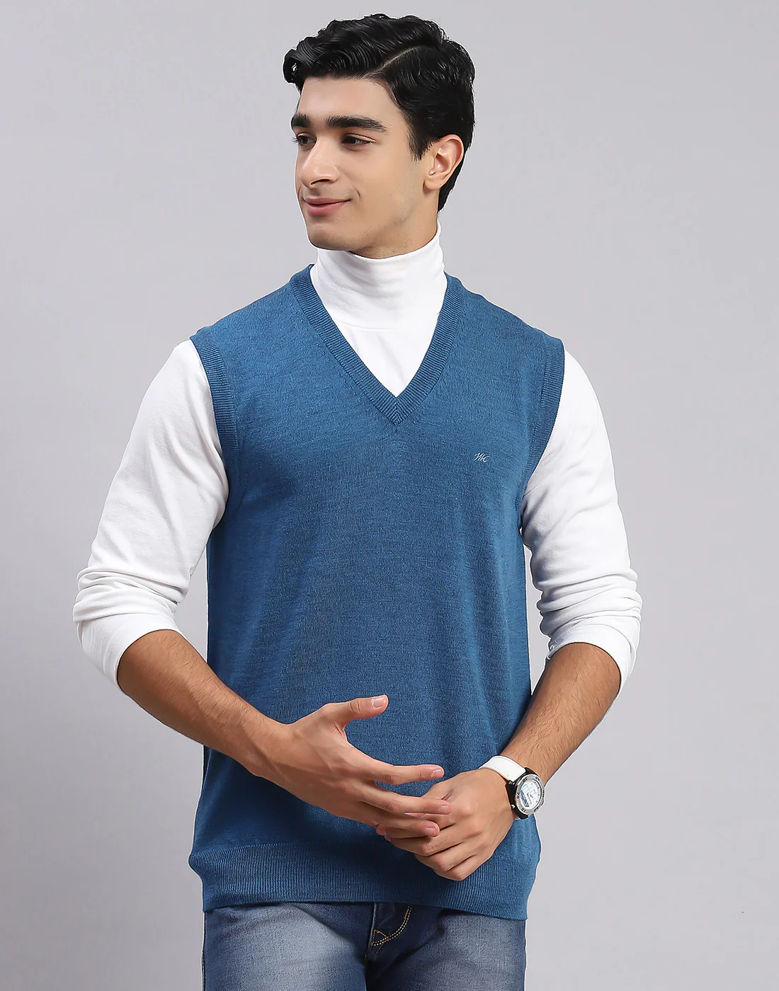 Men Blue Solid V Neck Sleeveless Sweaters/Pullovers - Image 2