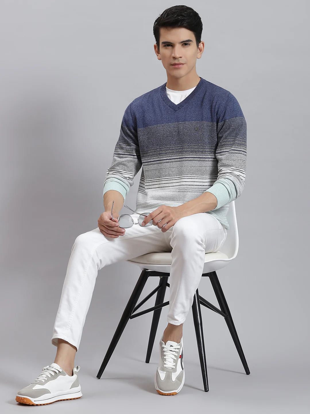 Men Blue Stripe V Neck Full Sleeve Sweaters/Pullovers