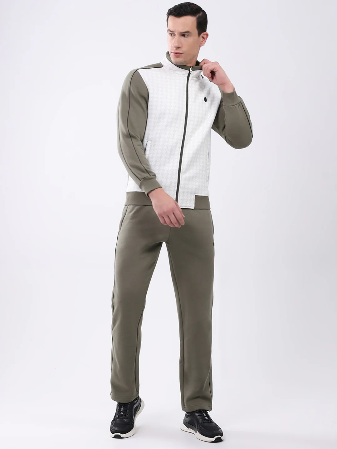 Men Green Solid Mock Neck Full Sleeve Winter Tracksuit