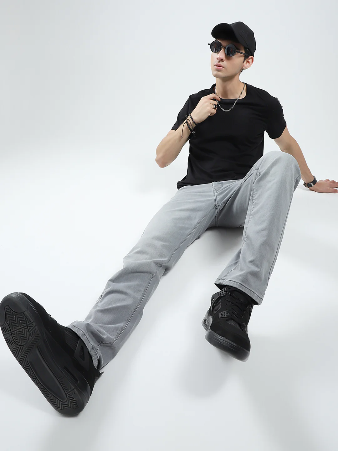Men Grey Solid Narrow Fit Denim - Image 2