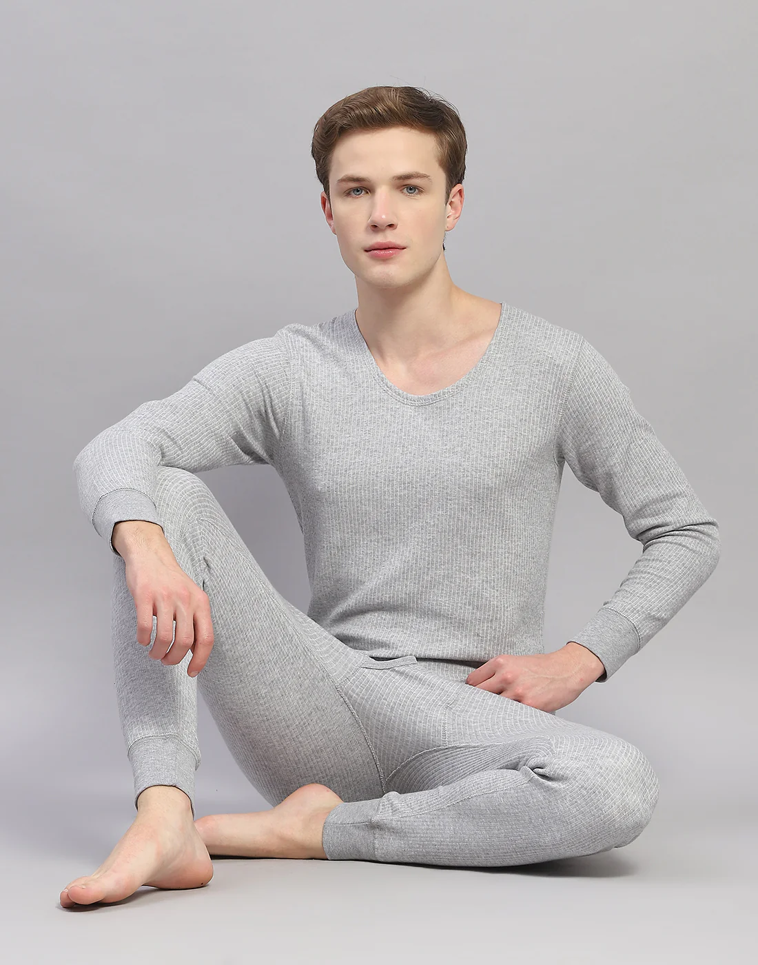 Men Grey Solid Round Neck Full Sleeve Thermal Vest