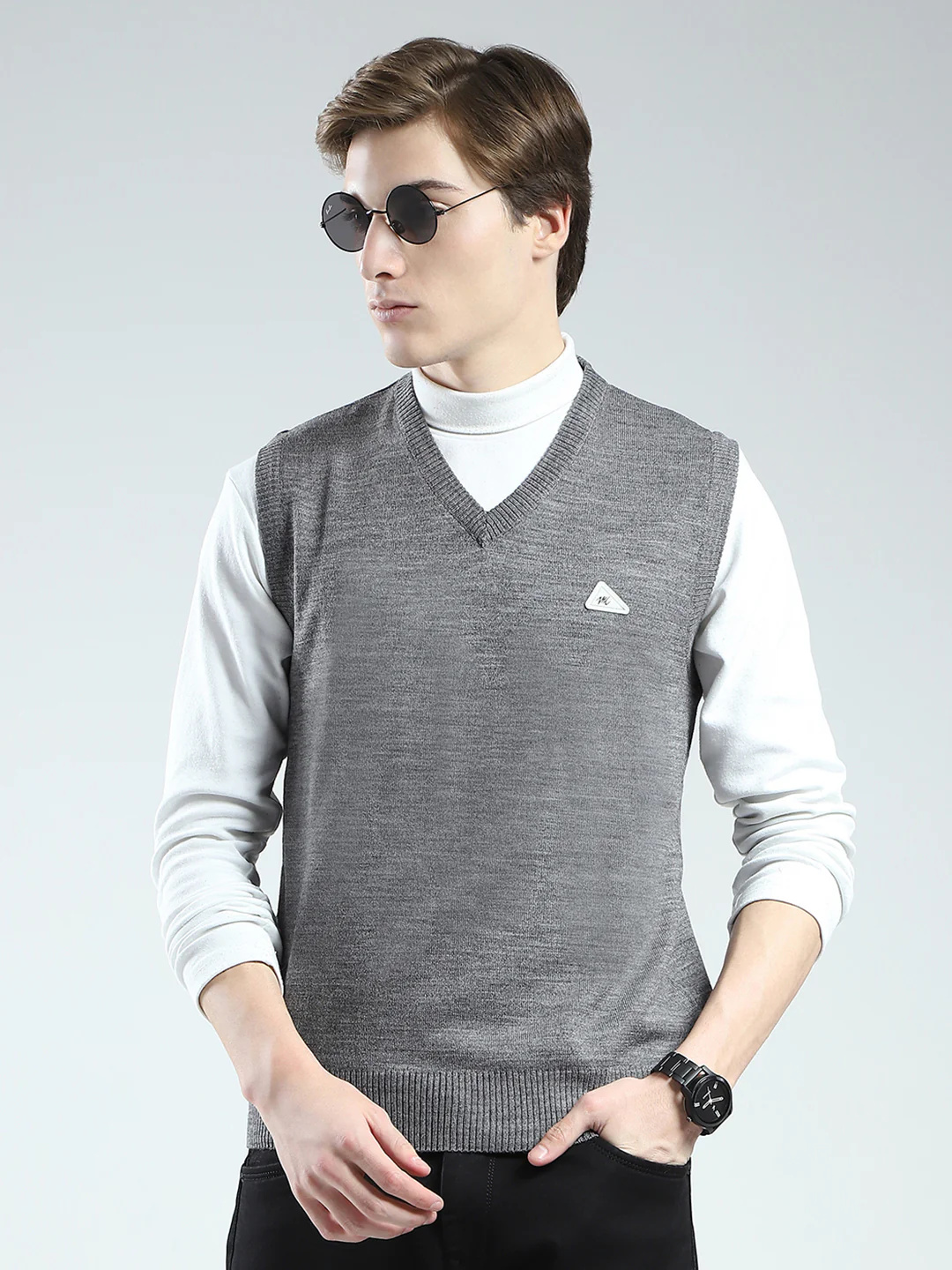 Men Grey Solid V Neck Sleeveless Sweater