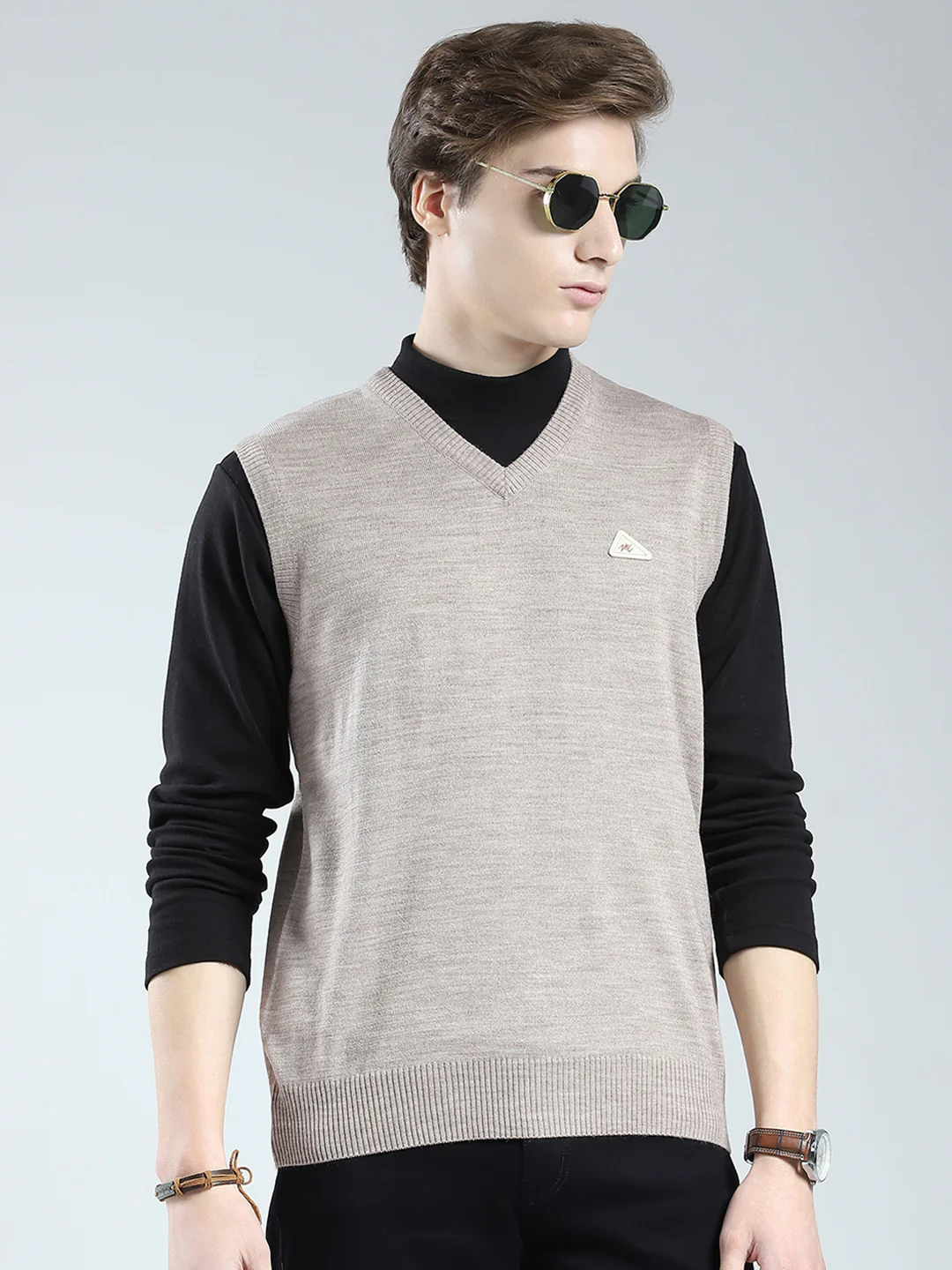 Men Grey Solid V Neck Sleeveless Sweater