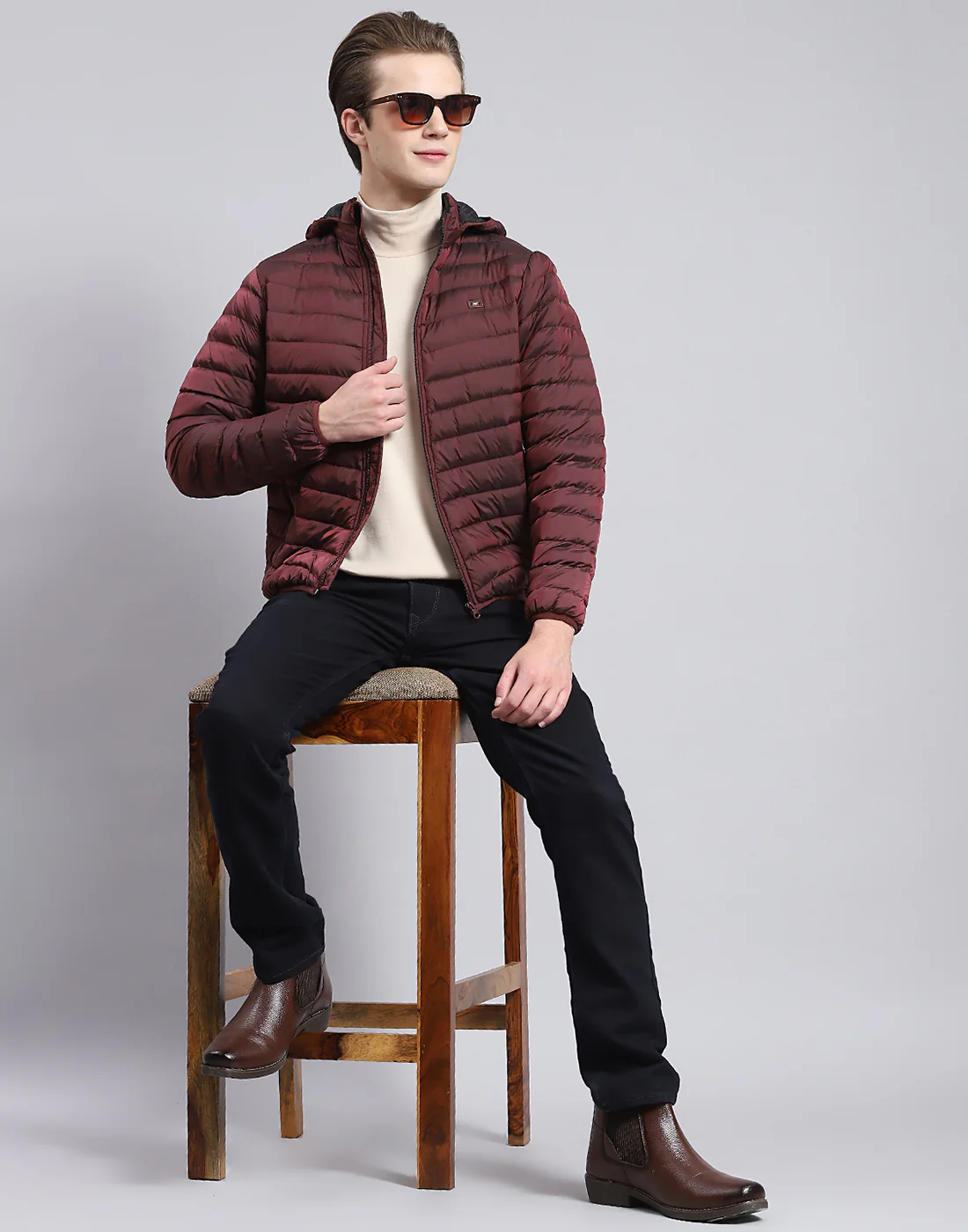 Men Maroon Solid Hooded Full Sleeve Jacket