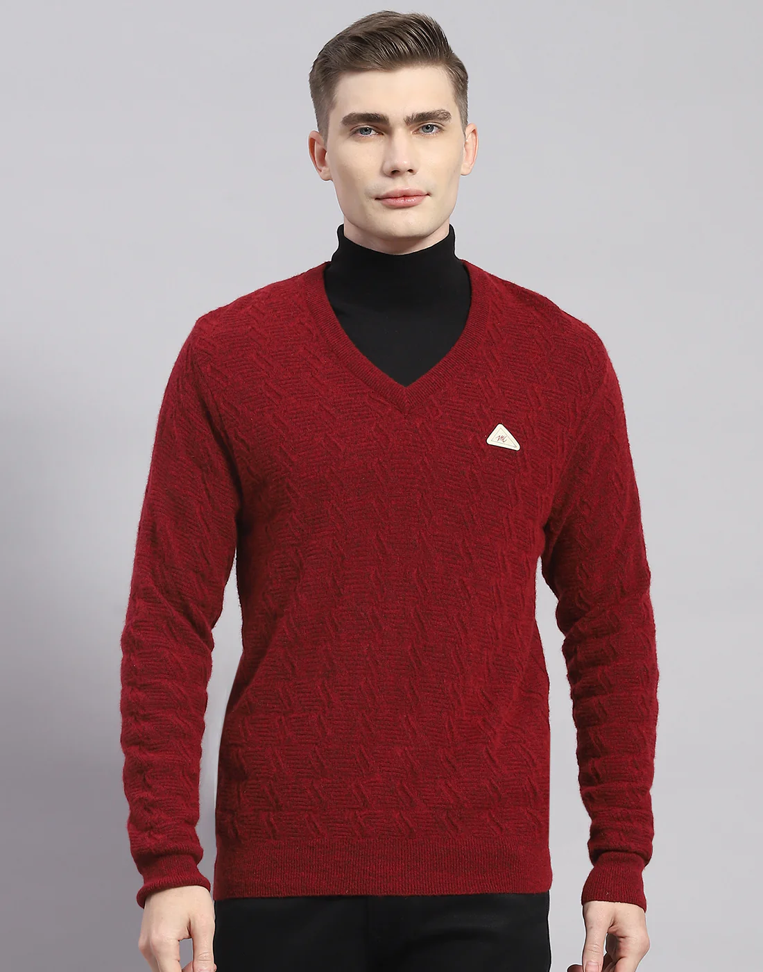 Men Maroon Solid V Neck Full Sleeve Pullover