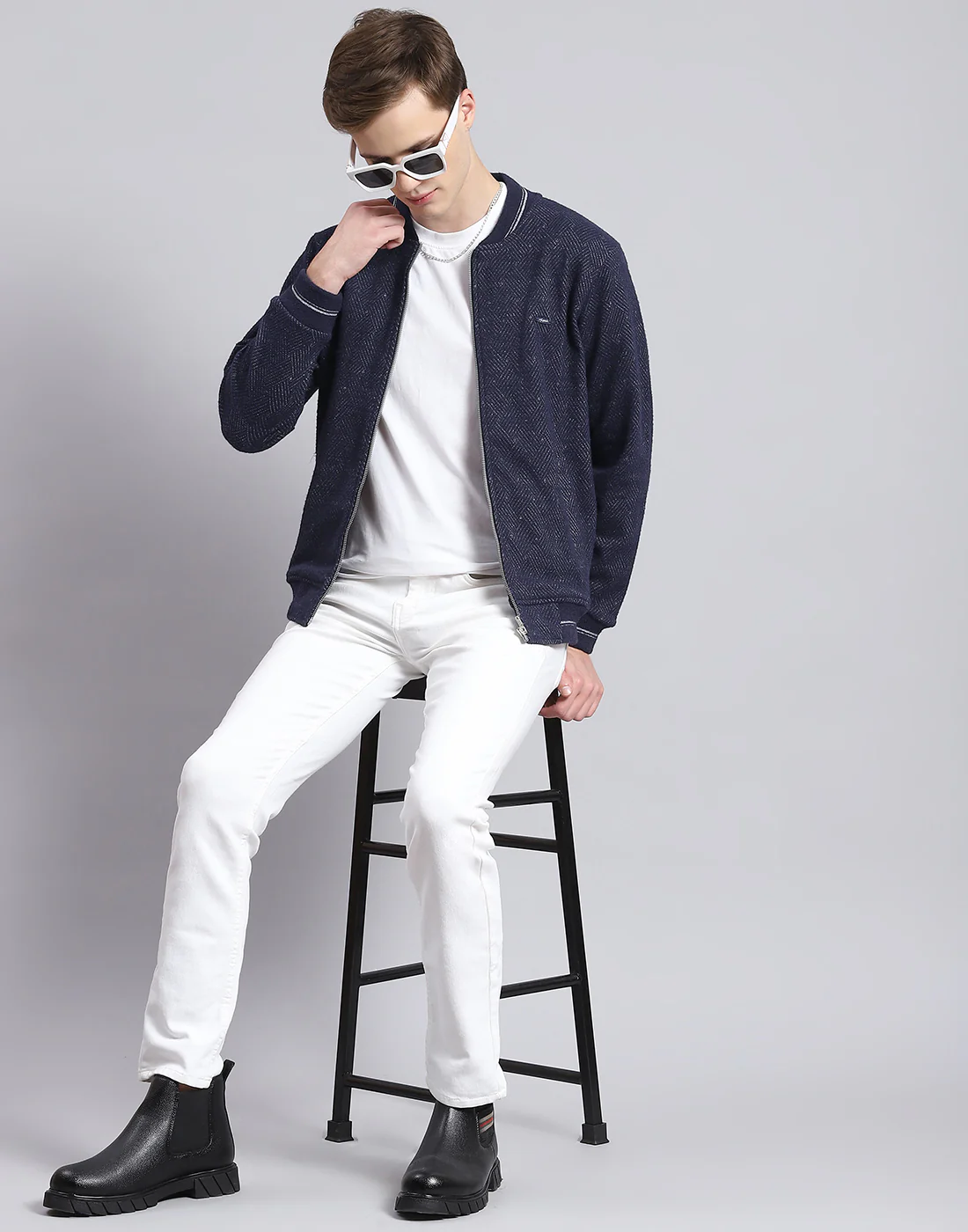 Men Navy Blue Solid Mandarin Collar Full Sleeve Sweatshirt