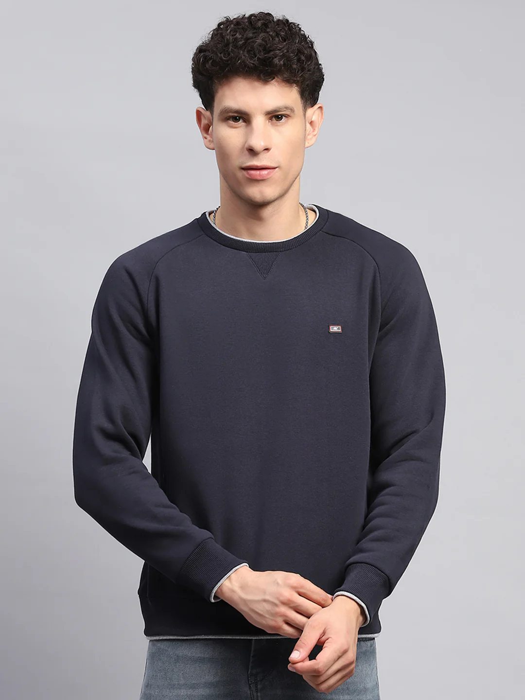 Men Navy Blue Solid Round Neck Full Sleeve Sweatshirt