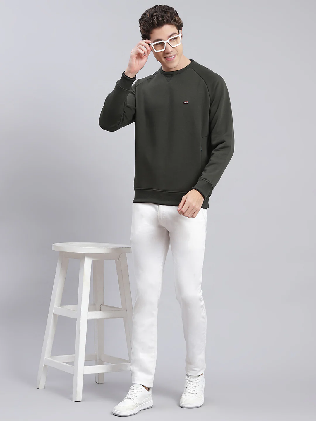 Men Olive Solid Cotton Blend Sweatshirt