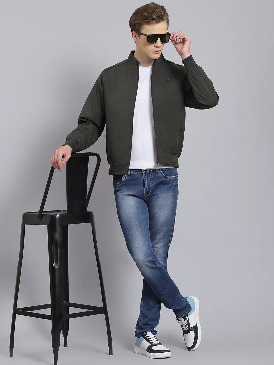 Men Olive Solid Stand Collar Full Sleeve Jacket