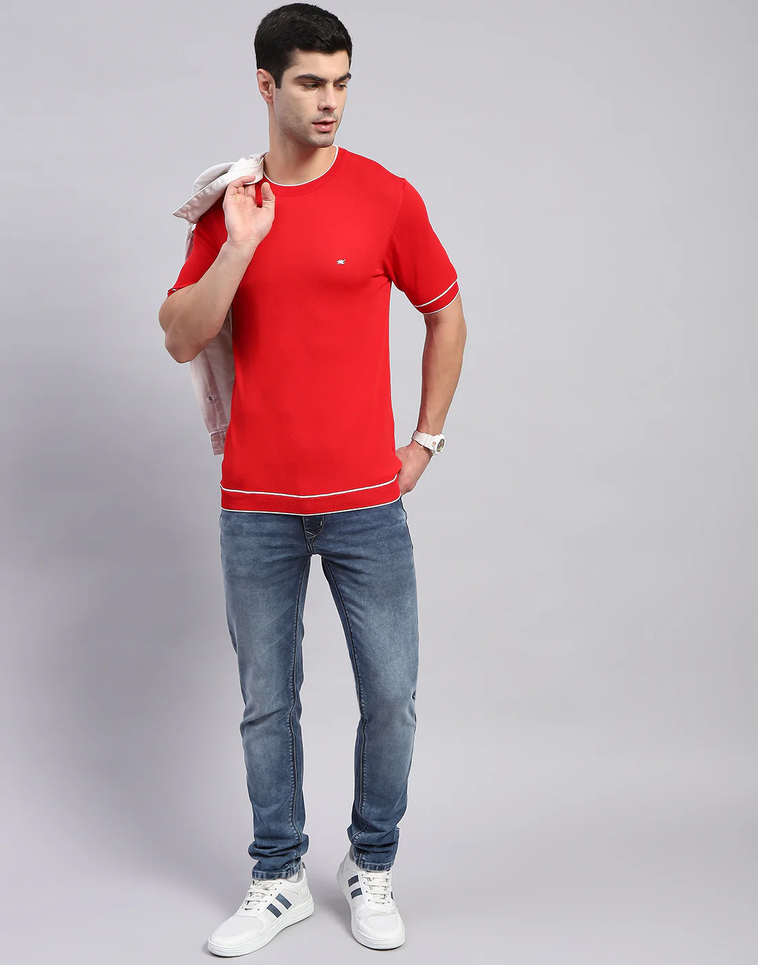 Men Red Solid Round Neck Half Sleeve T-Shirt - Image 2