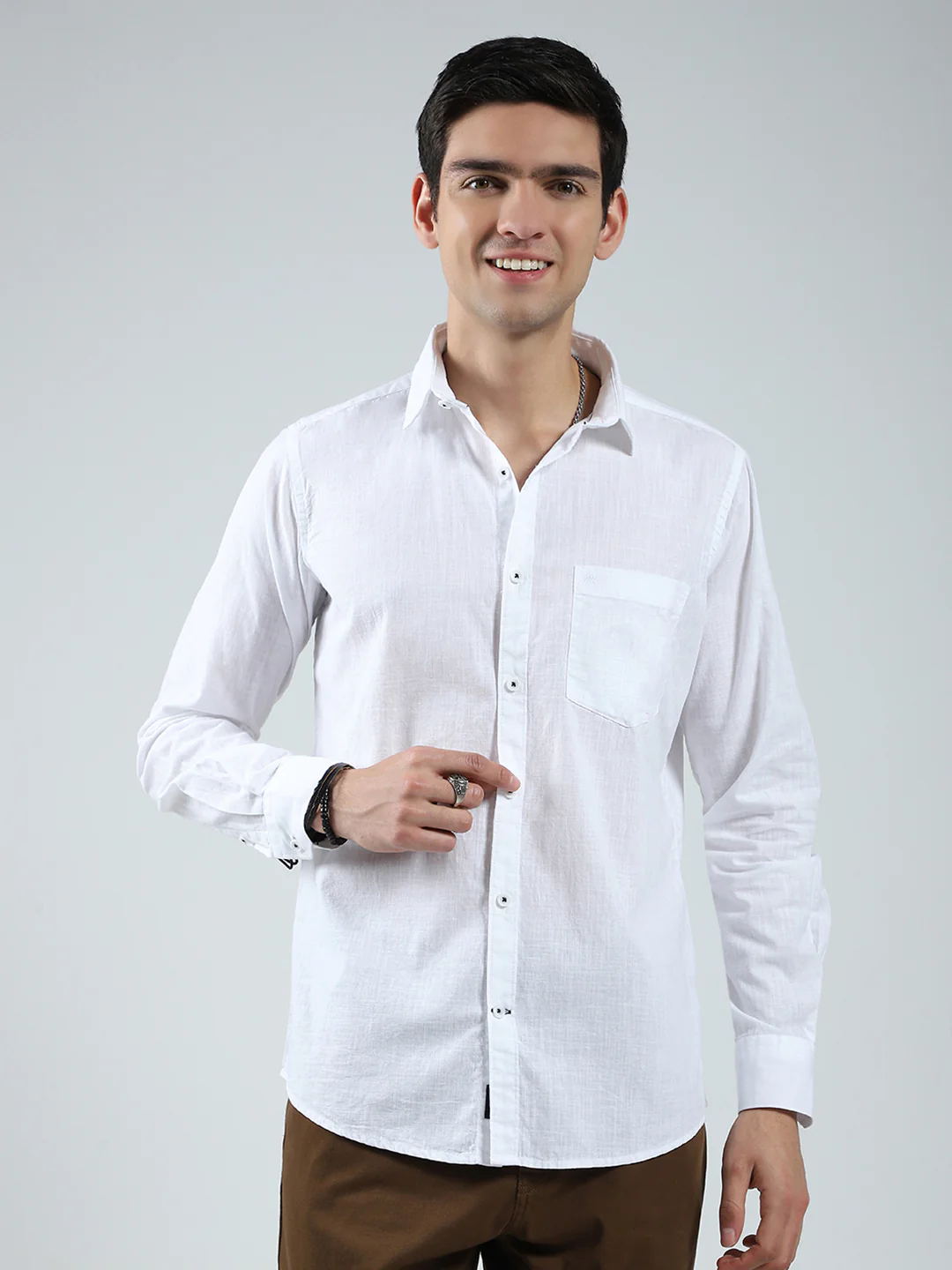 Men White Solid Collar Full Sleeve Shirt