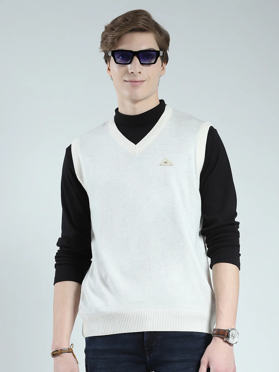 Men White Solid V Neck Sleeveless Sweater