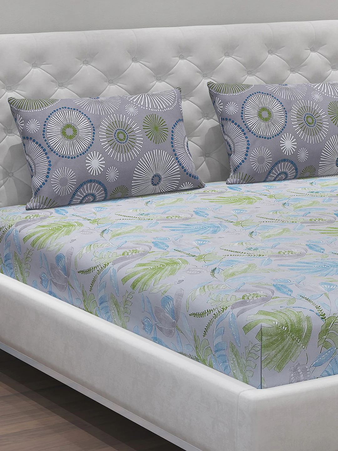 MOCA by Monte Carlo 104 GSM Cotton Double Bedsheet With 2 Pillow Covers