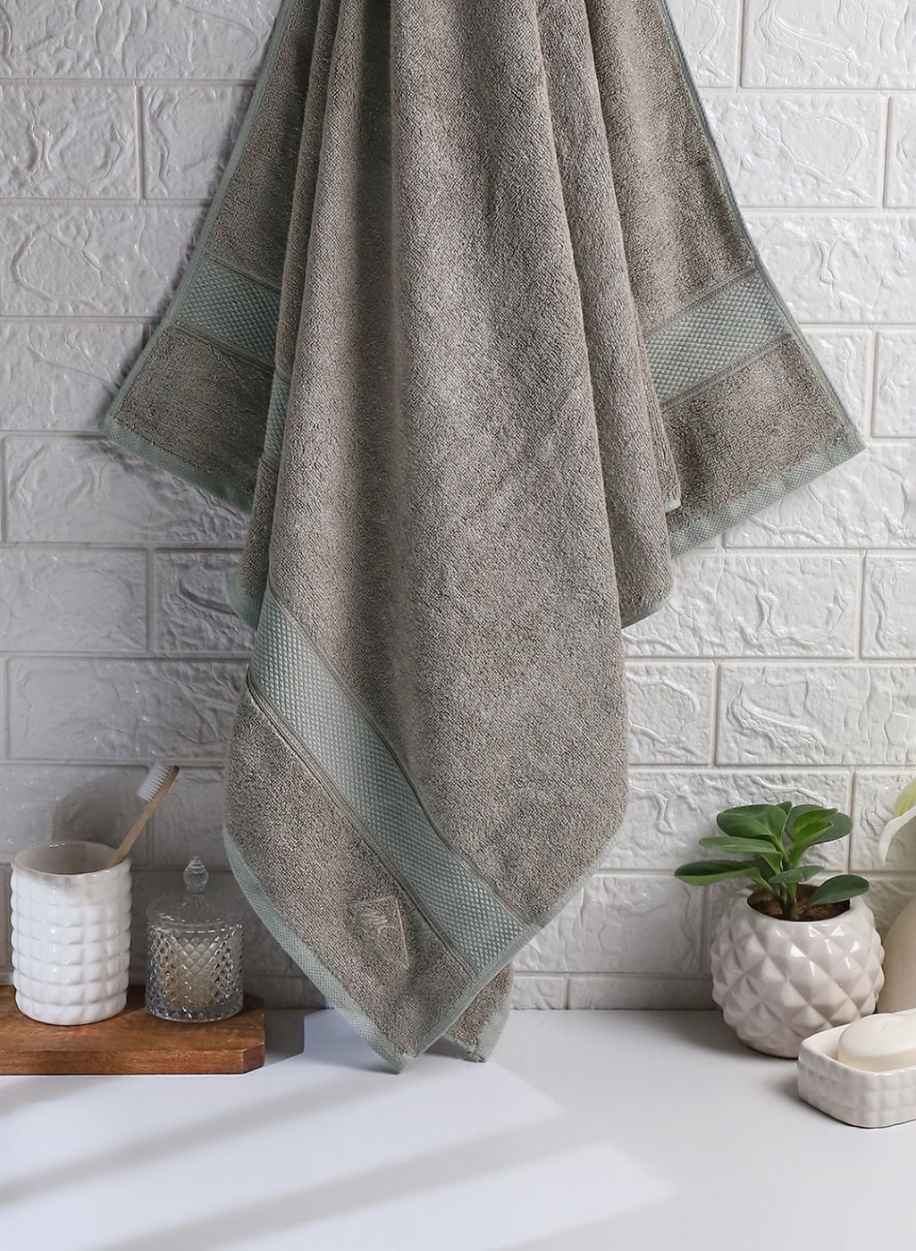 Grey Cotton 600 GSM Bath Towel - Image 2