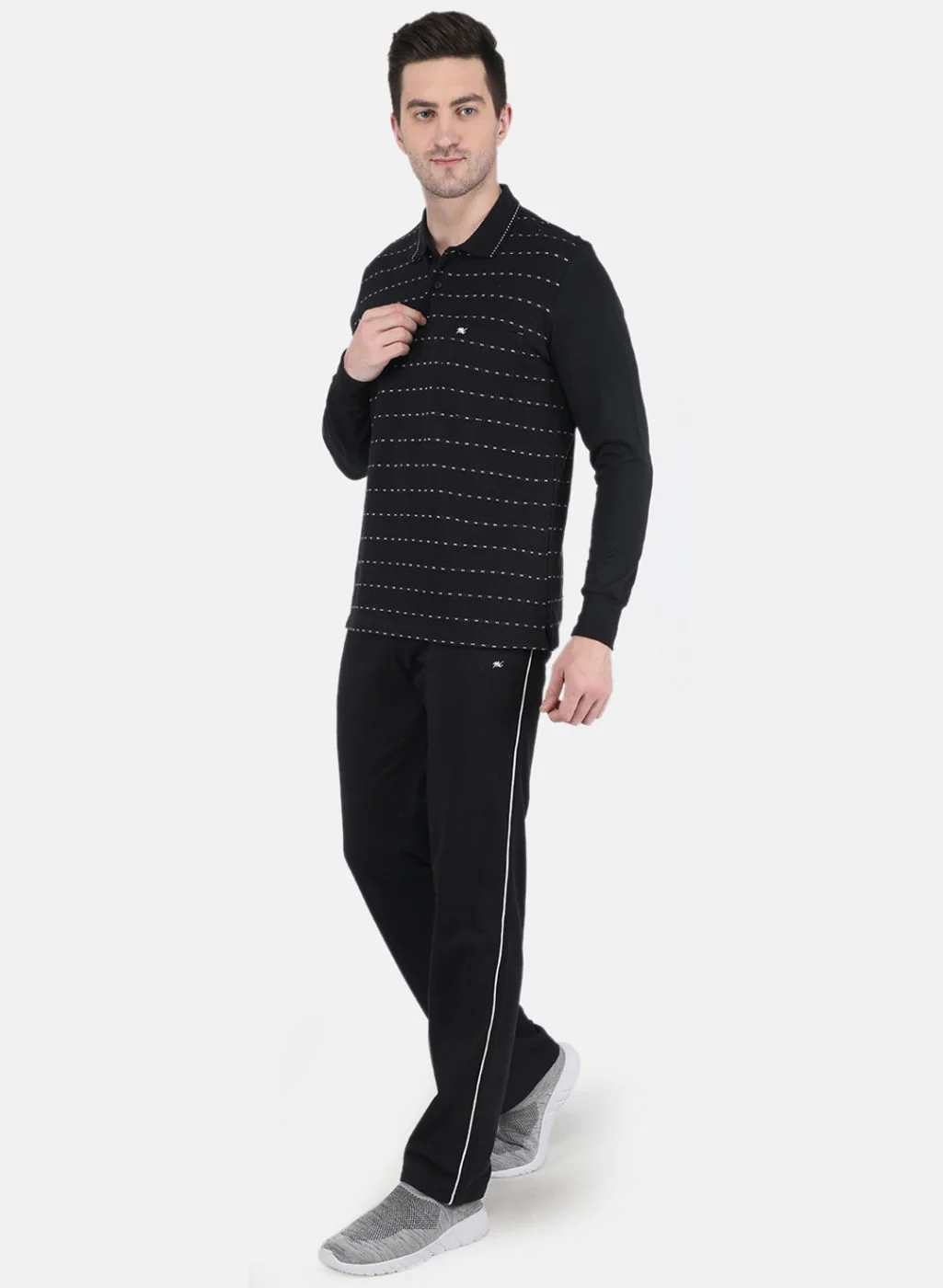 Men Black Jaquard Tracksuit - Image 2