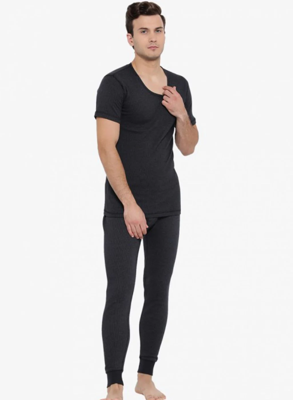 Men Black Solid Thermal Vest - Image 4