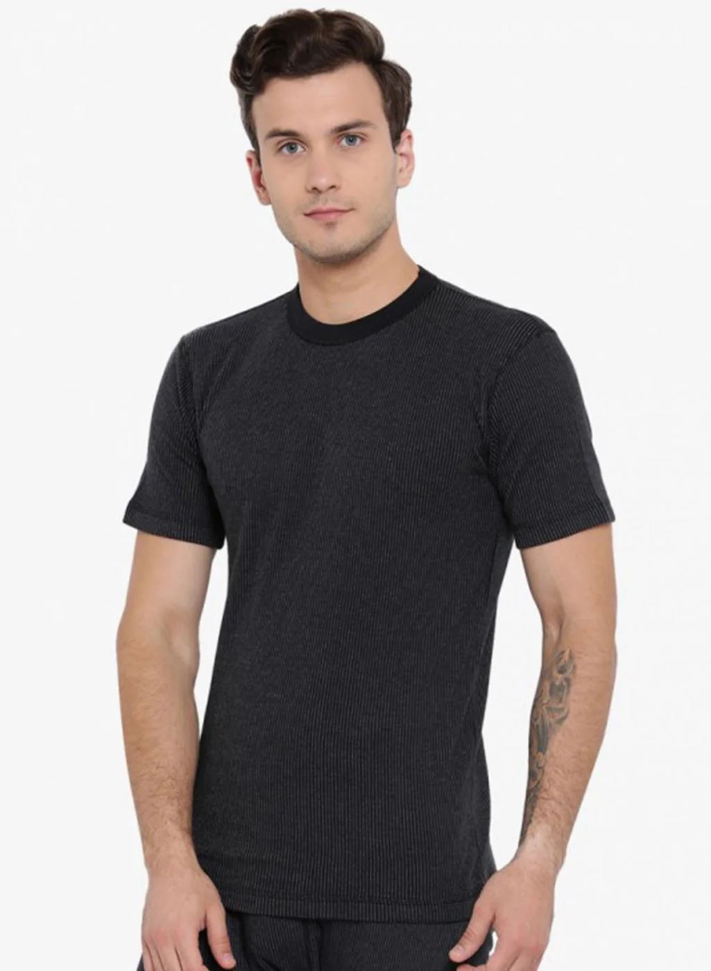 Men Black Solid Thermal Vest - Image 2