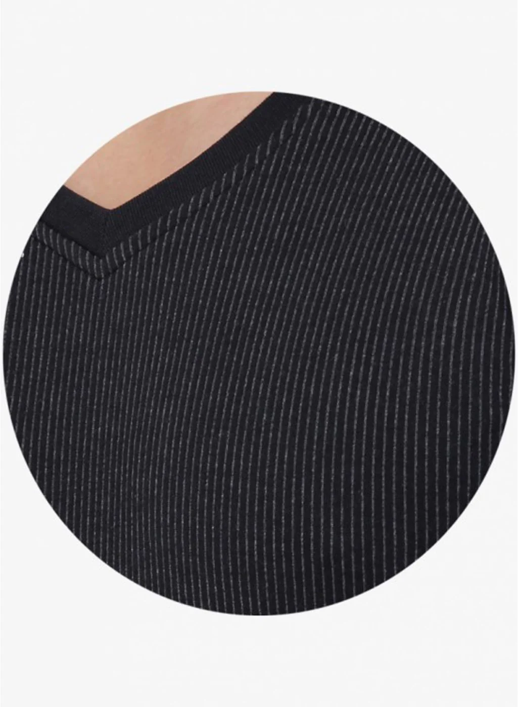 Men Black Solid Thermal Vest - Image 4