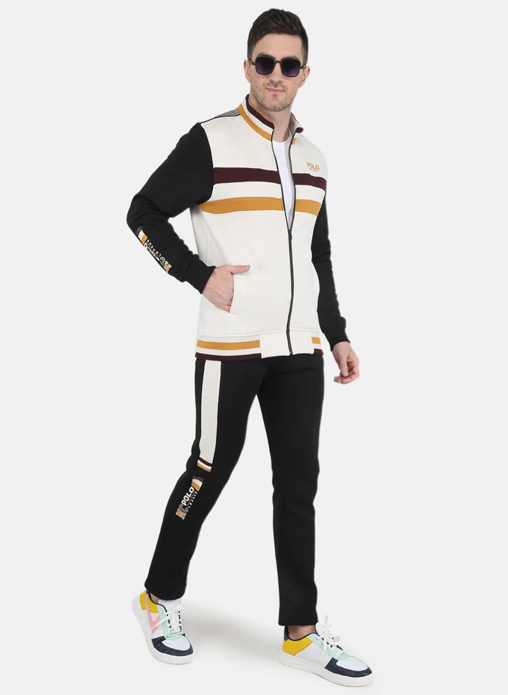 Men Black Solid Tracksuit - Image 4