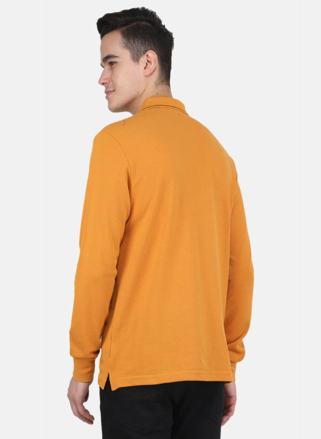 Men Mustard Solid T-Shirt - Image 3