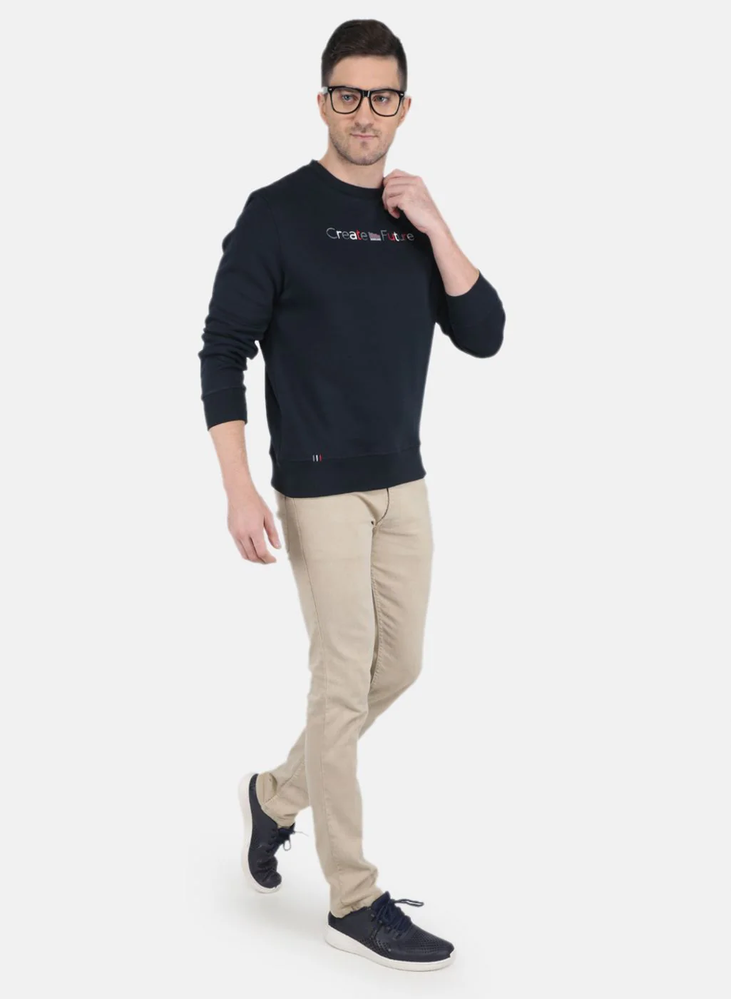 Men NAvy Blue Solid Sweatshirt - Image 4