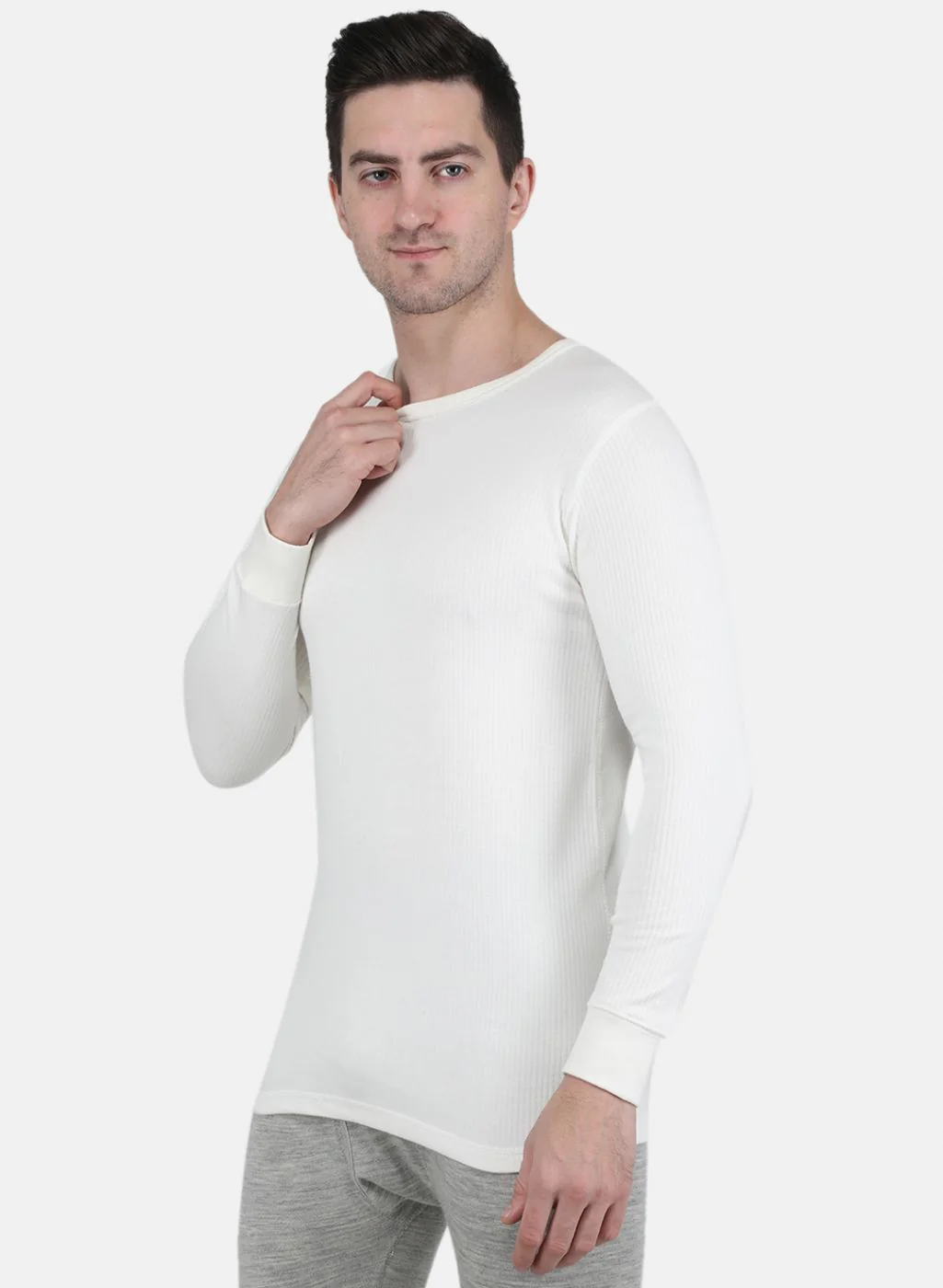 Men Off White Solid Thermal Vest - Image 2