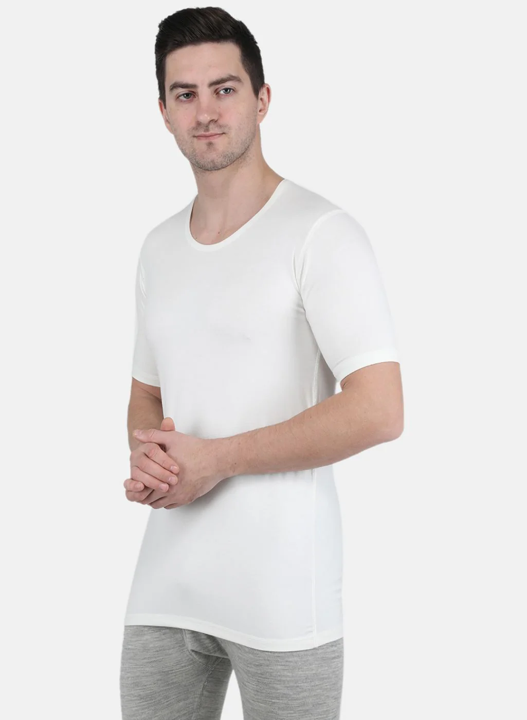 Men Off White Solid Thermal Vest - Image 2