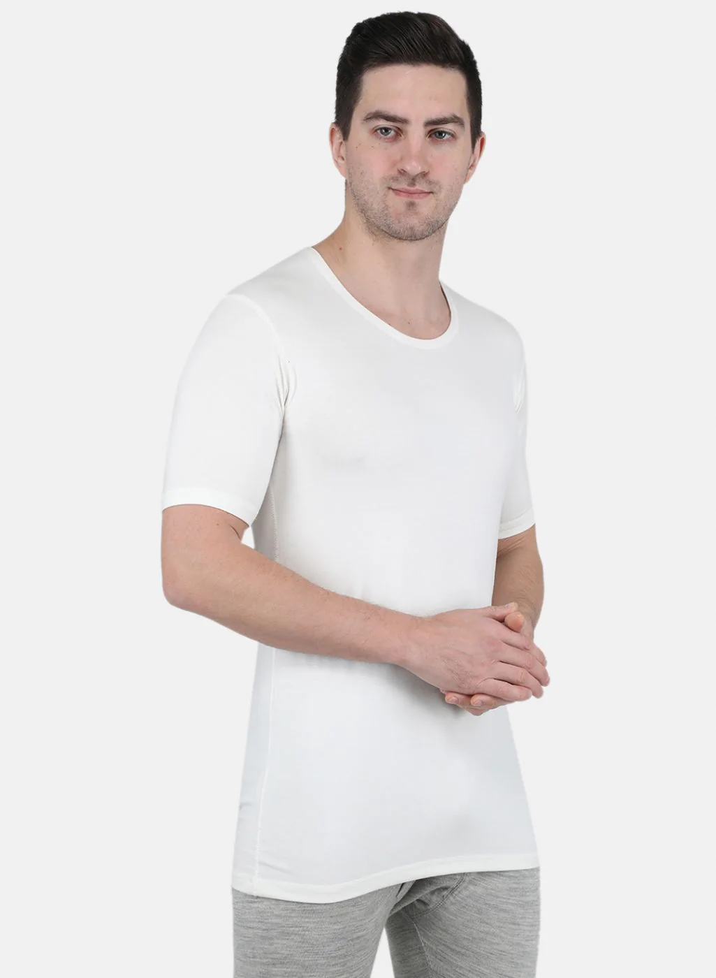 Men Off White Solid Thermal Vest - Image 6
