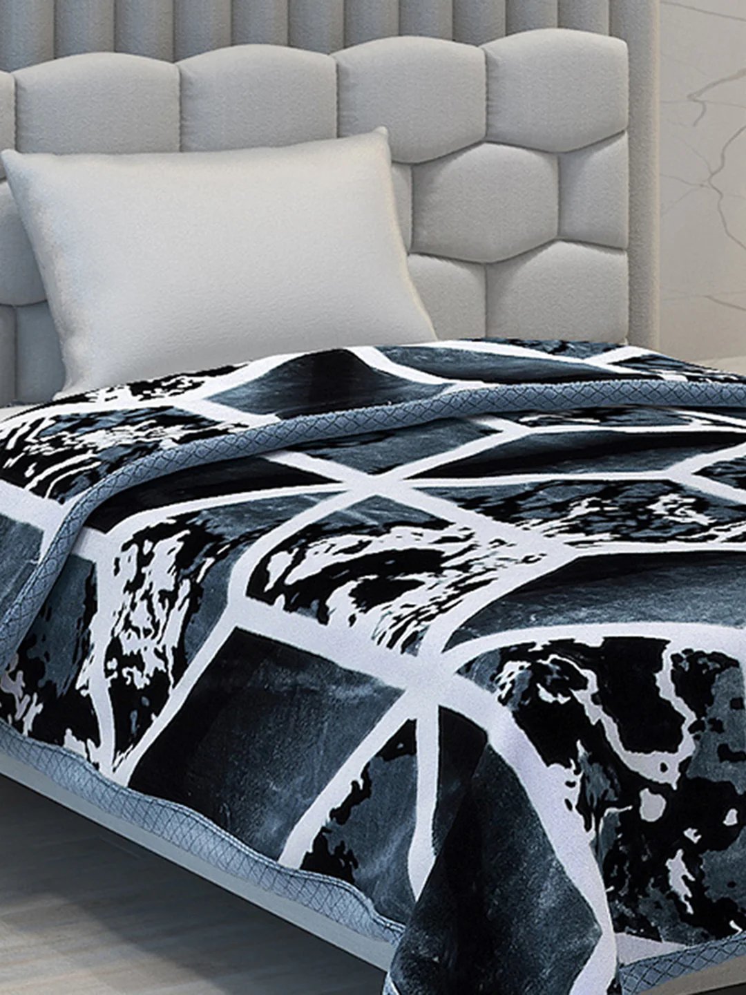 Printed Single Bed 994 GSM Blanket Joseph 2 Ply (Weight 3.5 kg)