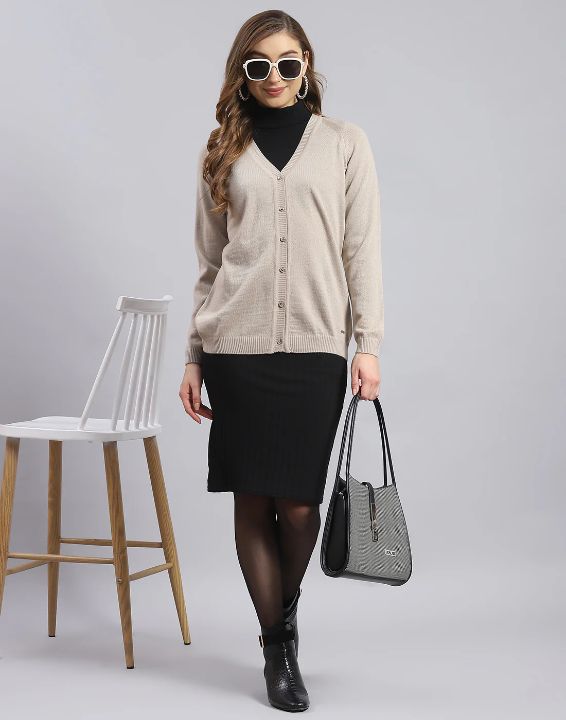 Women Beige Solid V Neck Full Sleeve Sweater