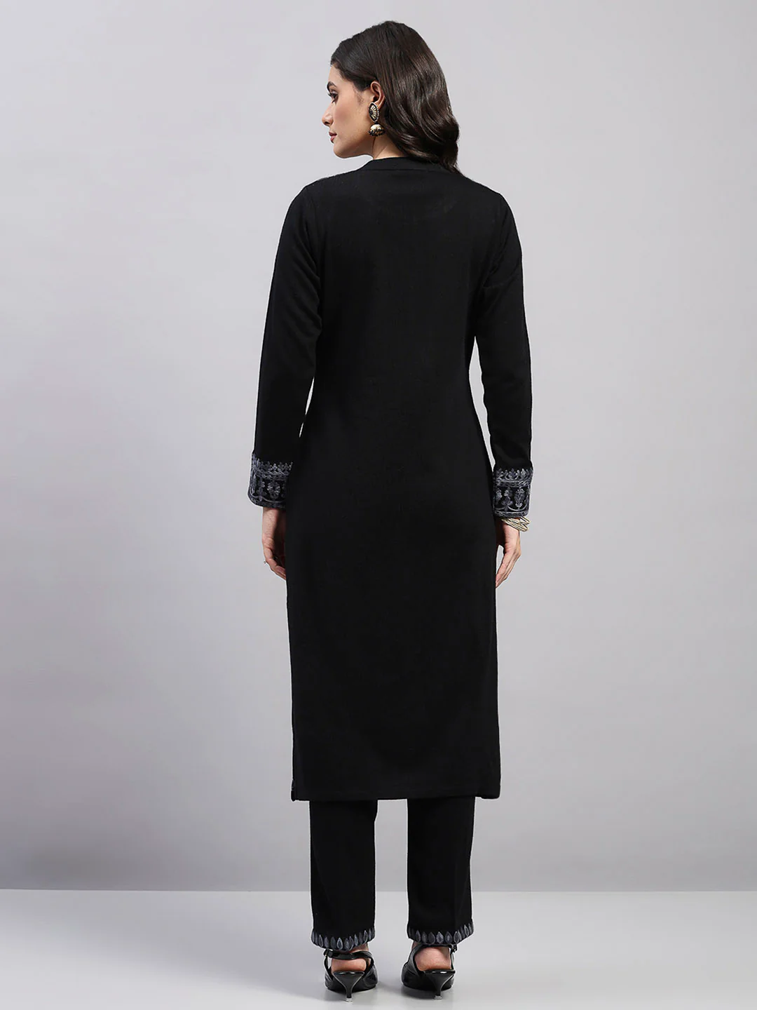 Women Black Printed Round Neck Full Sleeve Kurti Set for Winter - Image 5