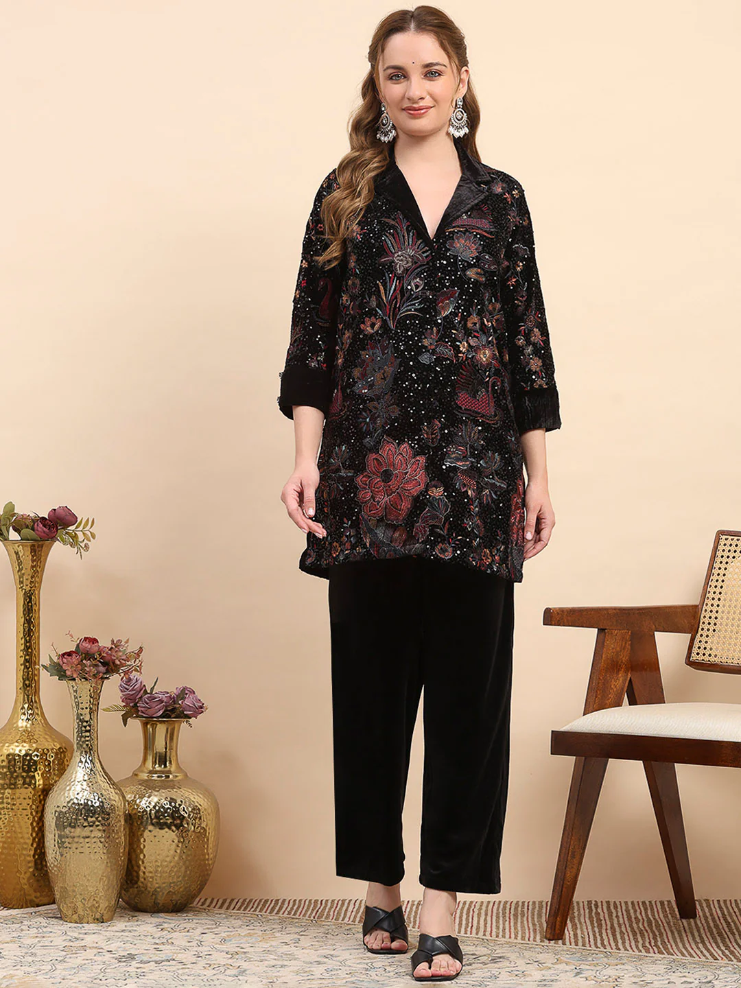 Women Black Printed V Neck Full Sleeve Kurti Set for Winter