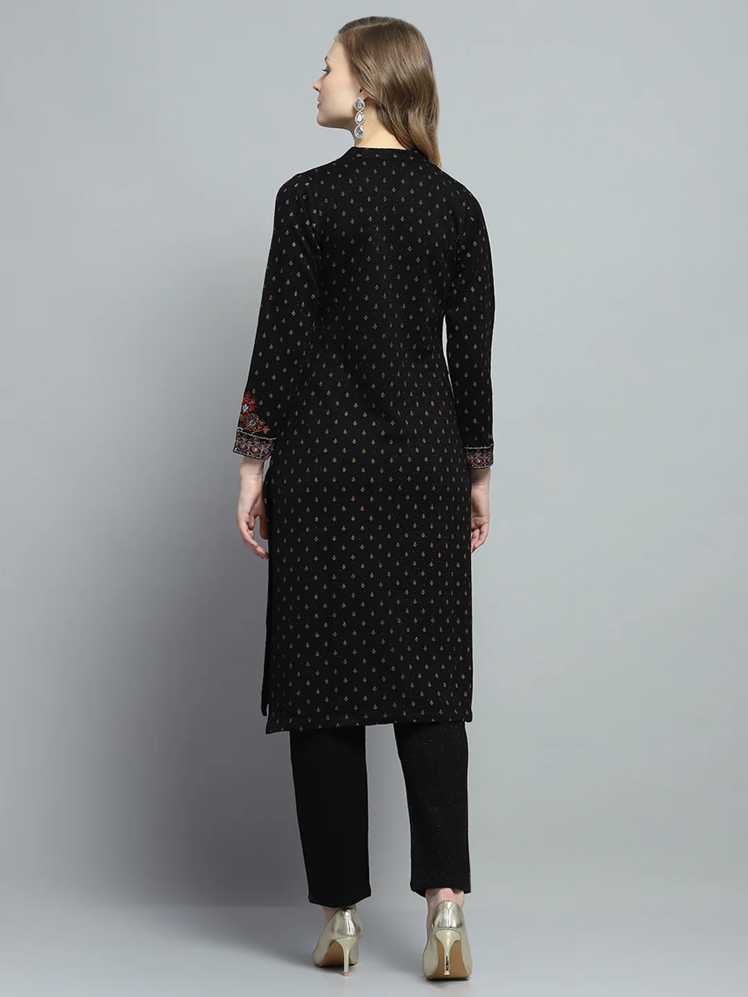 Women Black Self Design Round Neck Full Sleeve Kurti Set for Winter - Image 5