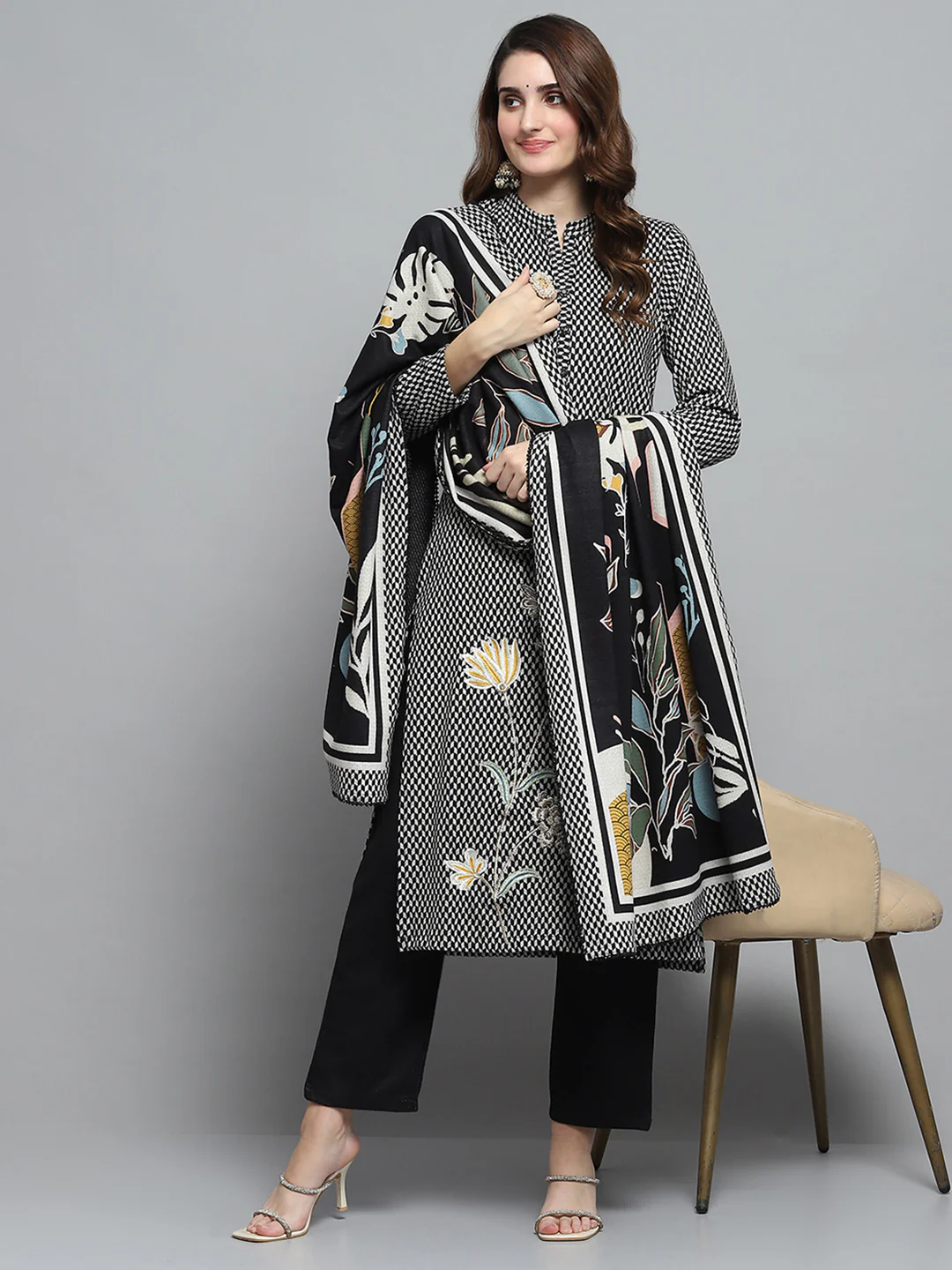 Women Black Self Design Round Neck Full Sleeve Kurti Set & Stole - Image 2