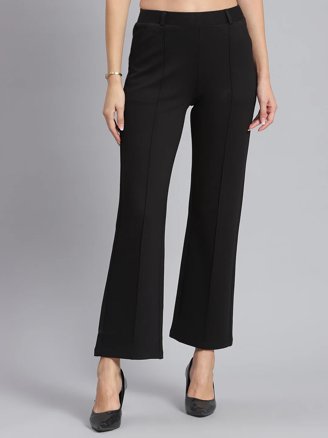 Women Black Solid Regular Fit Jegging