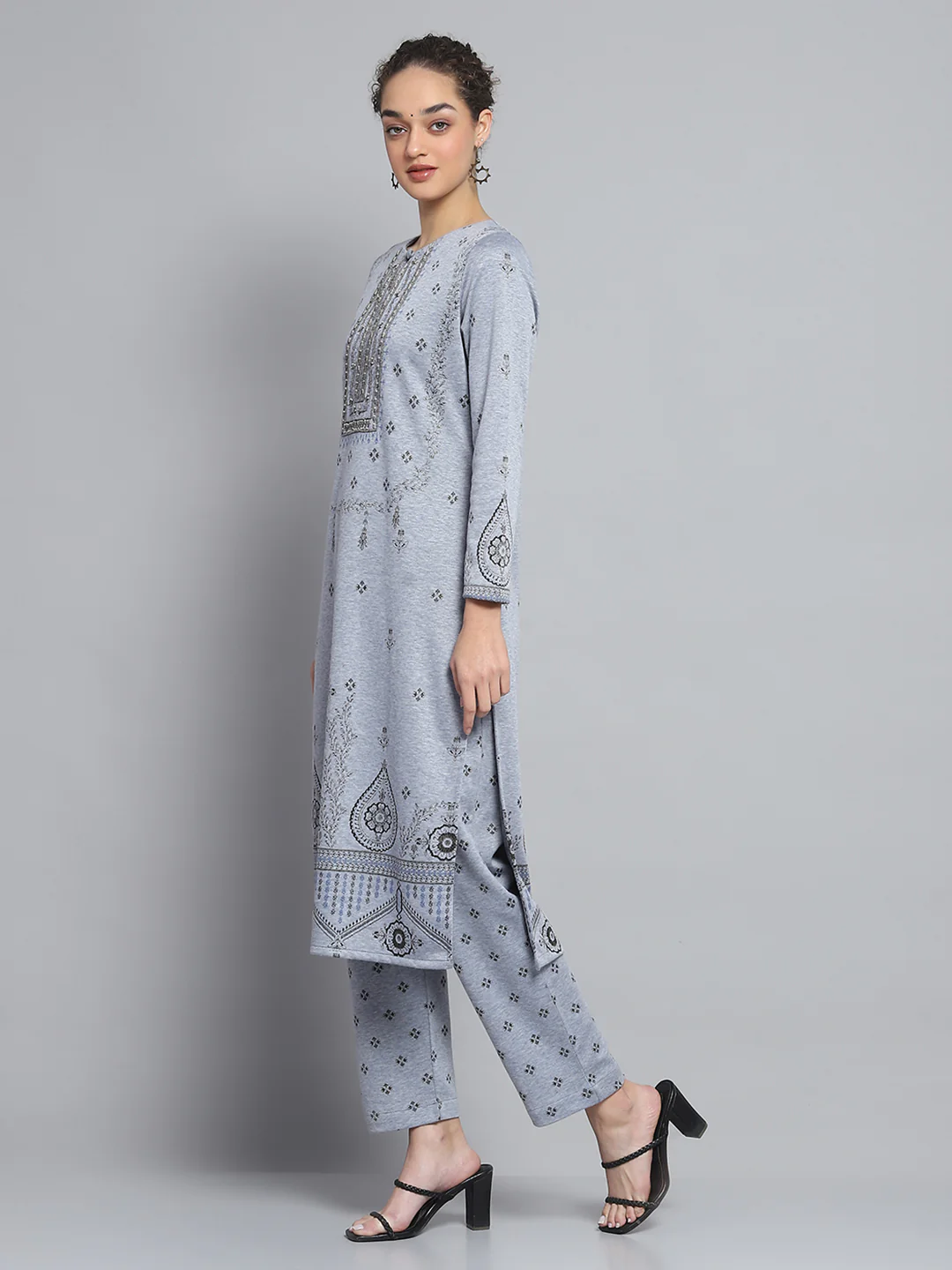 Women Blue Self Design Round Neck Full Sleeve Kurti Set for Winter - Image 3