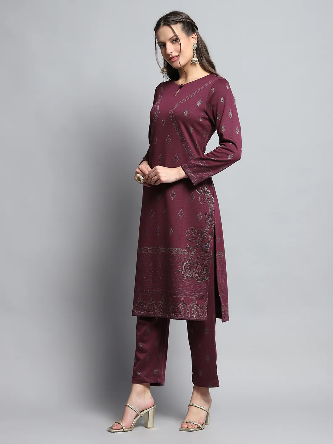 Women Burgundy Self Design Round Neck Full Sleeve Kurti Set for Winter - Image 3