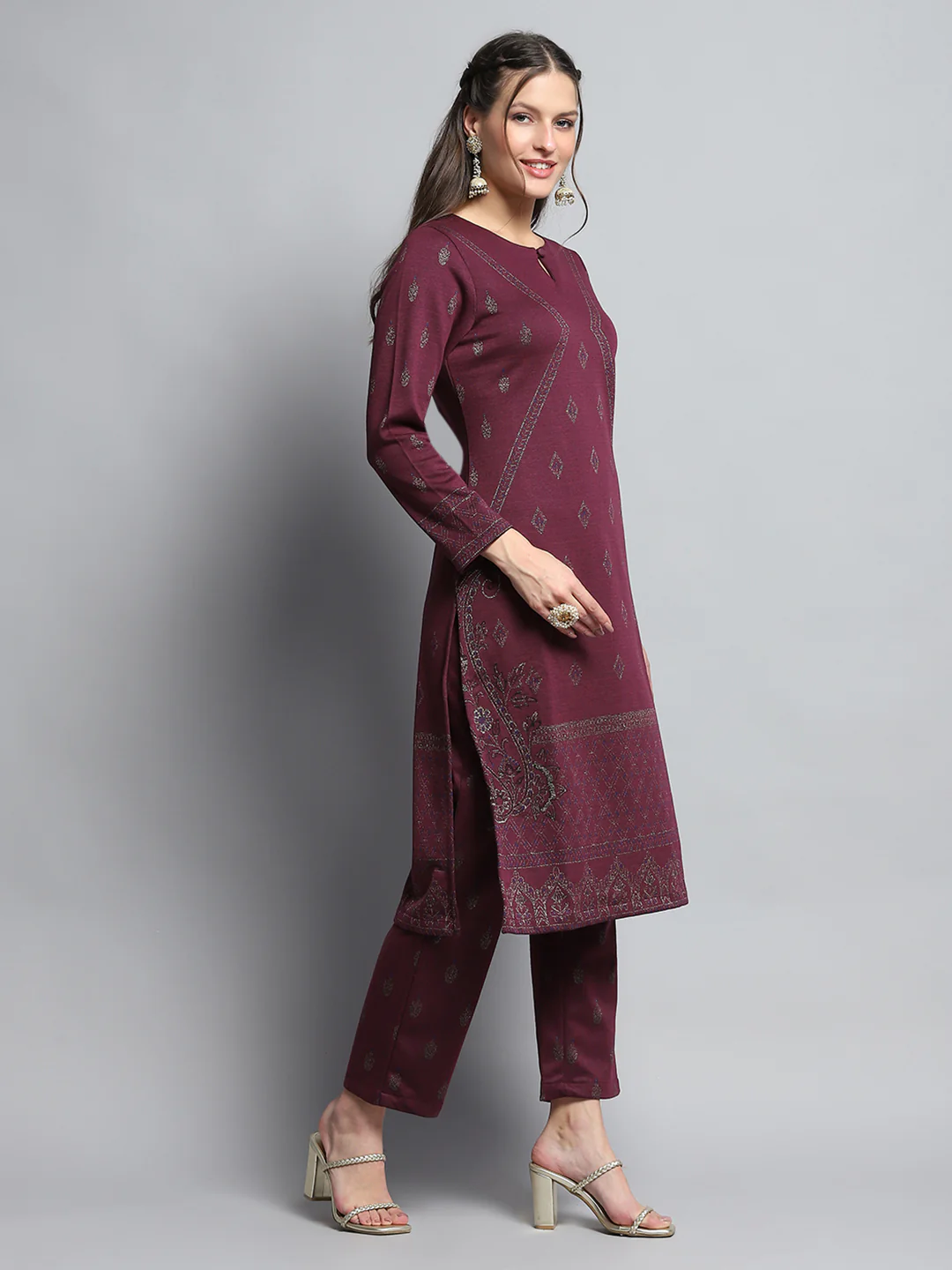 Women Burgundy Self Design Round Neck Full Sleeve Kurti Set for Winter - Image 4