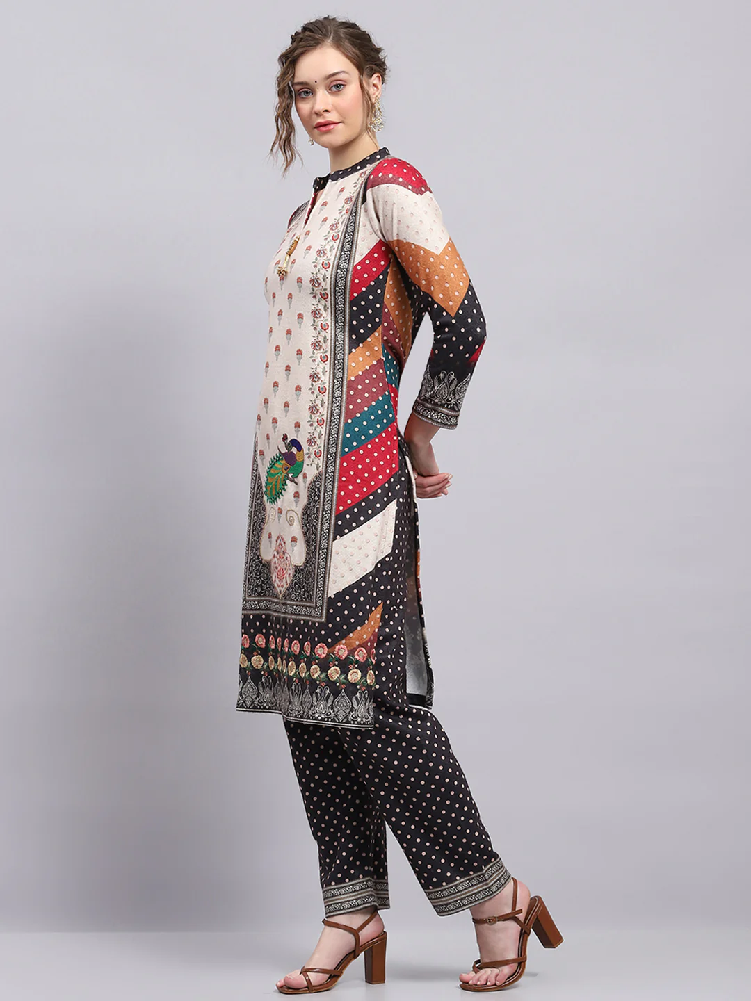 Women Cream Printed Round Neck 3/4th Sleeve Kurti Set for Winter - Image 3